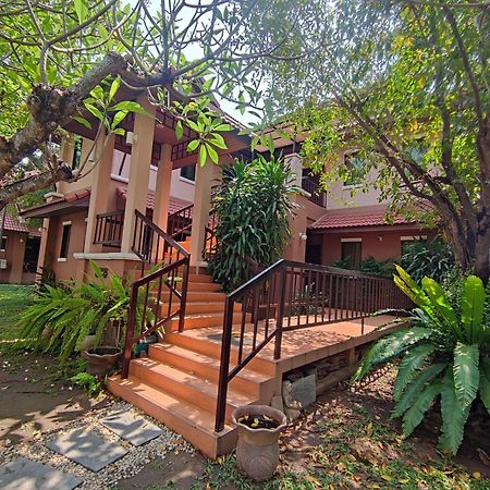 Areena Resort And Hotel 우따라딧 외부 사진