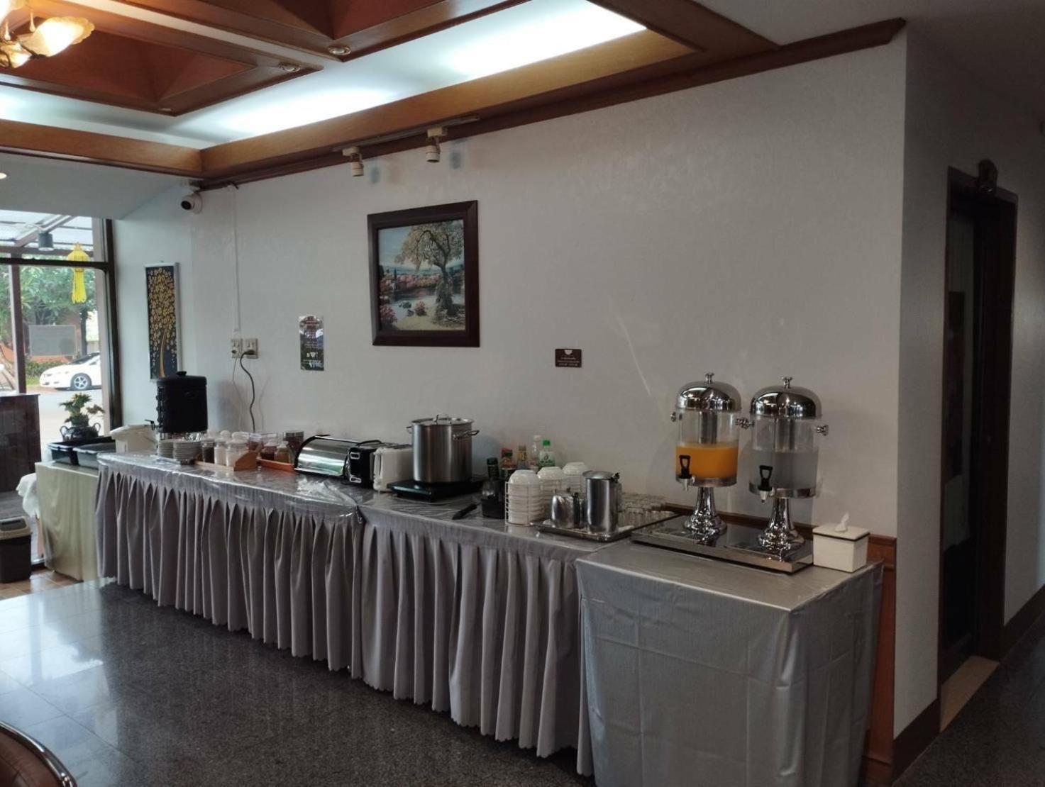 Areena Resort And Hotel 우따라딧 외부 사진