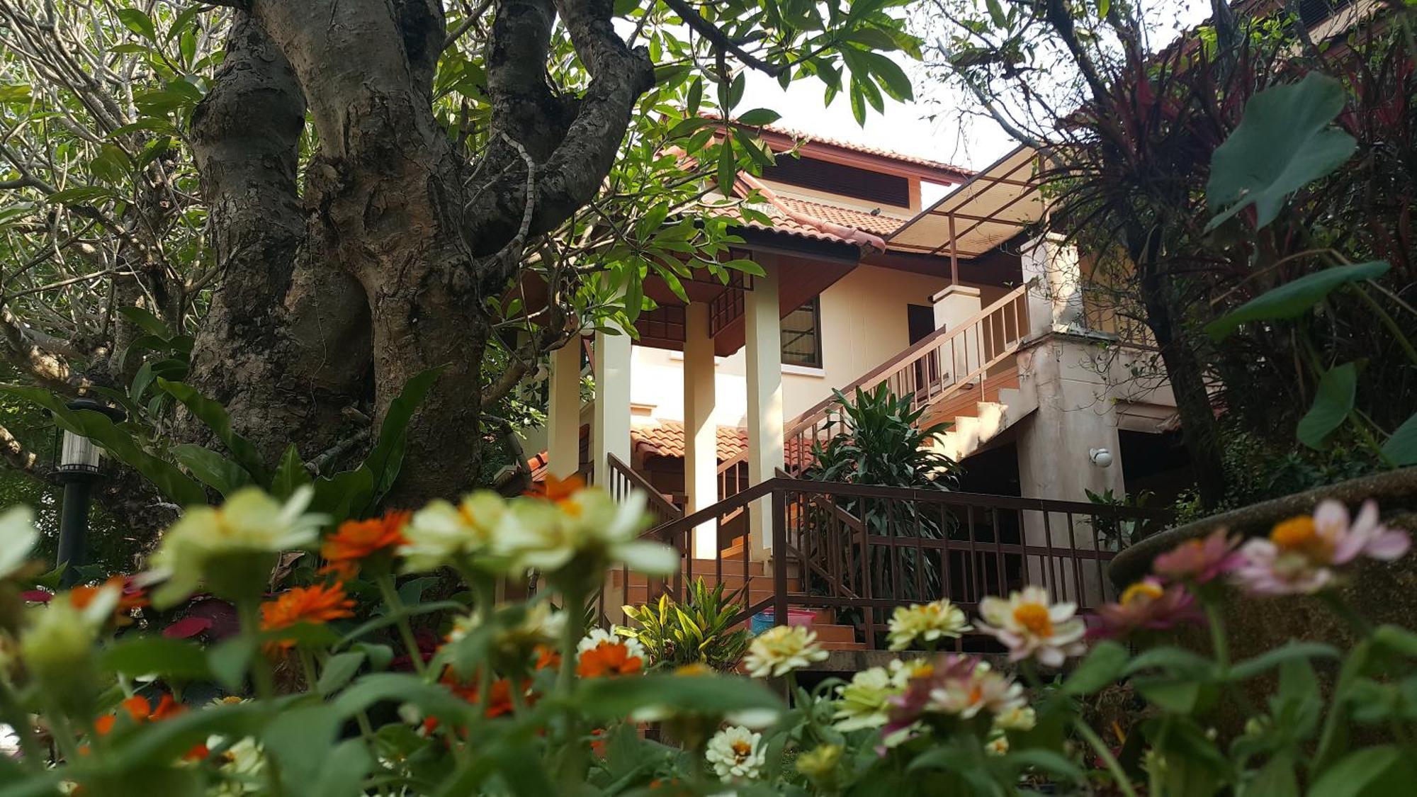 Areena Resort And Hotel 우따라딧 외부 사진